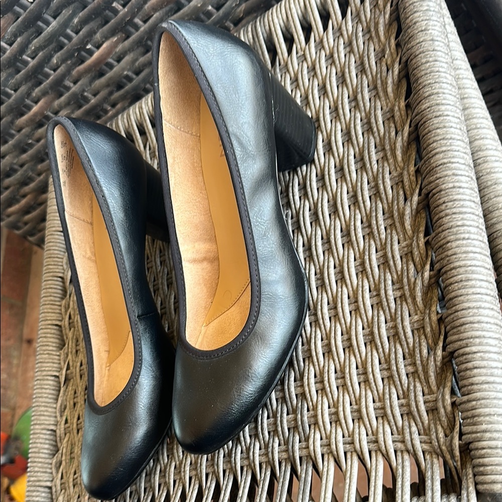 Naturalizer Black Heels Elegant Comfort 8